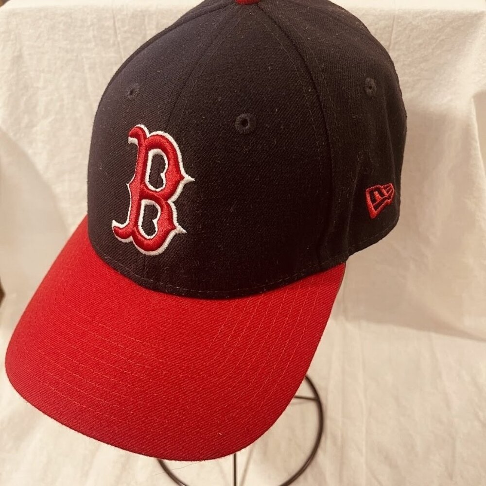 Boston Red Sox Hat Cap Strap Back MLB Baseball 9FORTY Mens Black Red New Era